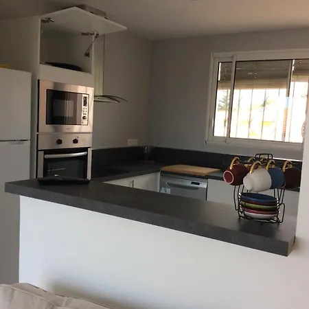 Jolie Maison Familiale A 400m De La Mer, Entre La Rochelle Et Chatelaillon Holiday home