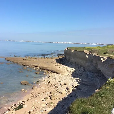 Holiday home Jolie Maison Familiale A 400m De La Mer, Entre La Rochelle Et Chatelaillon