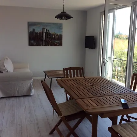 Holiday home Jolie Maison Familiale A 400m De La Mer, Entre La Rochelle Et Chatelaillon *