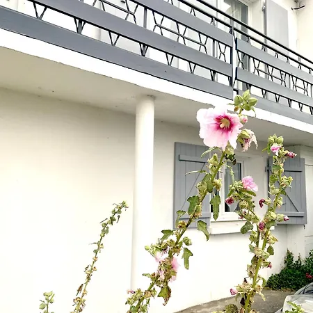 Jolie Maison Familiale A 400m De La Mer, Entre La Rochelle Et Chatelaillon Holiday home
